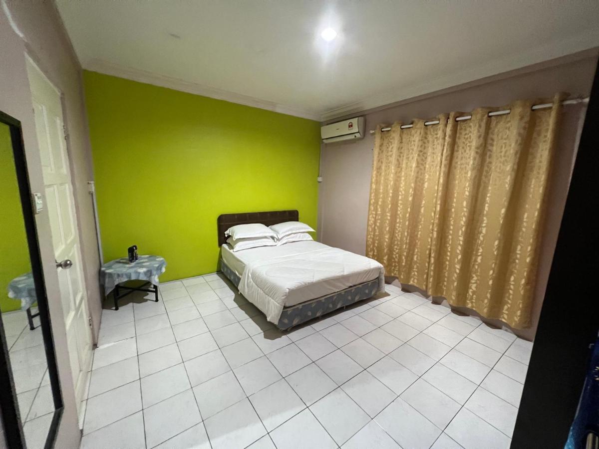 Hanif Homestay Κουτσίνγκ Εξωτερικό φωτογραφία