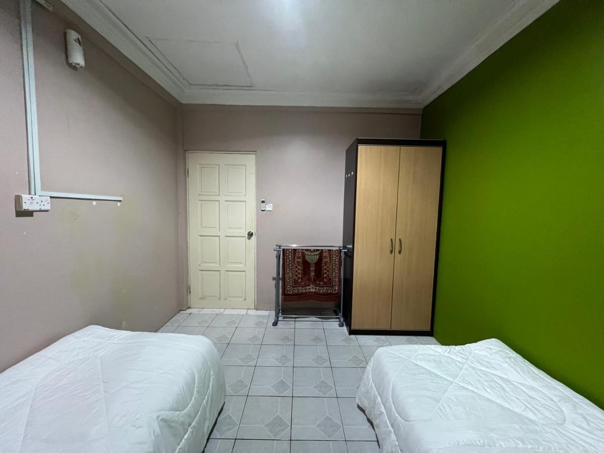 Hanif Homestay Κουτσίνγκ Εξωτερικό φωτογραφία