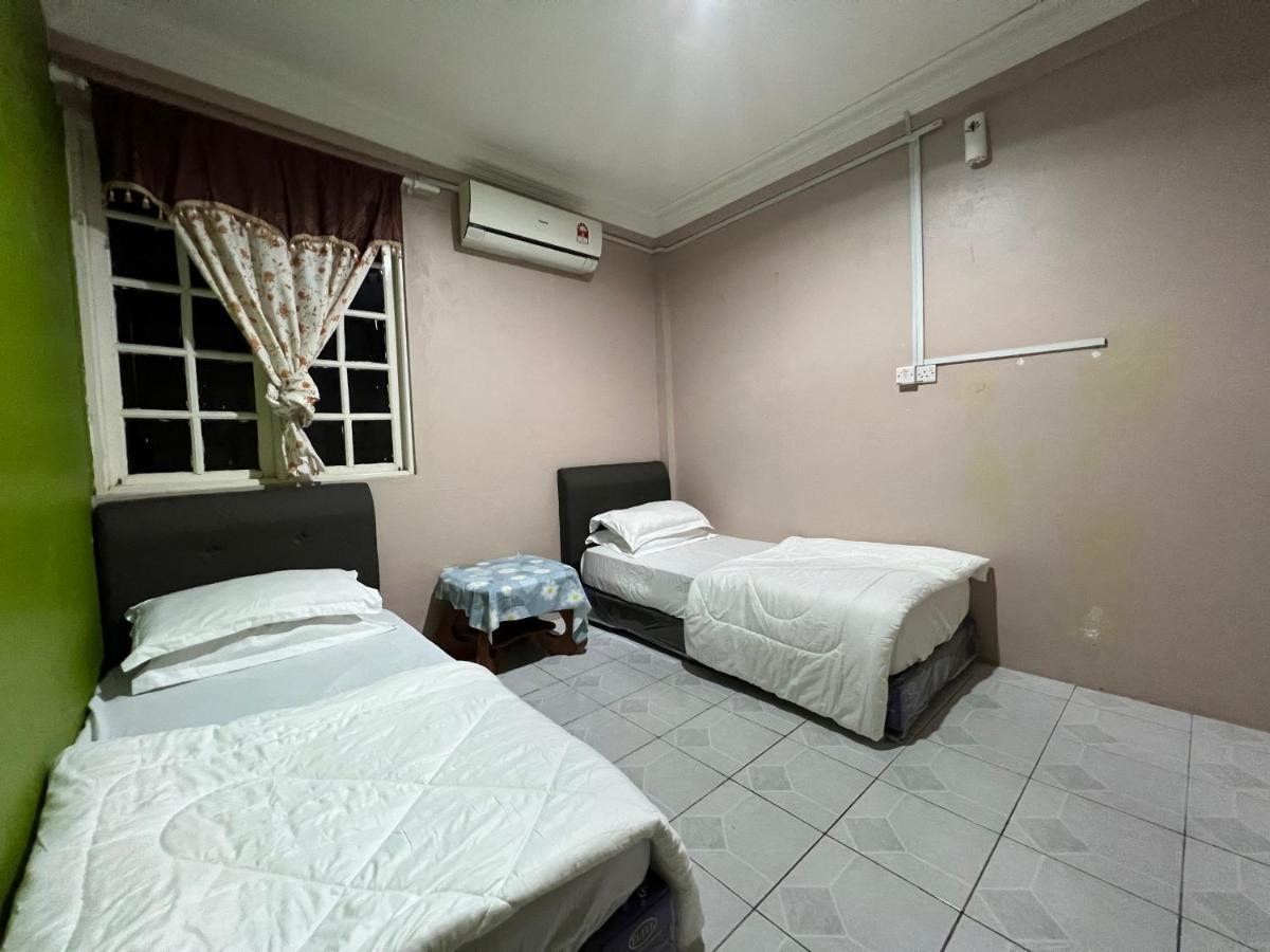 Hanif Homestay Κουτσίνγκ Εξωτερικό φωτογραφία