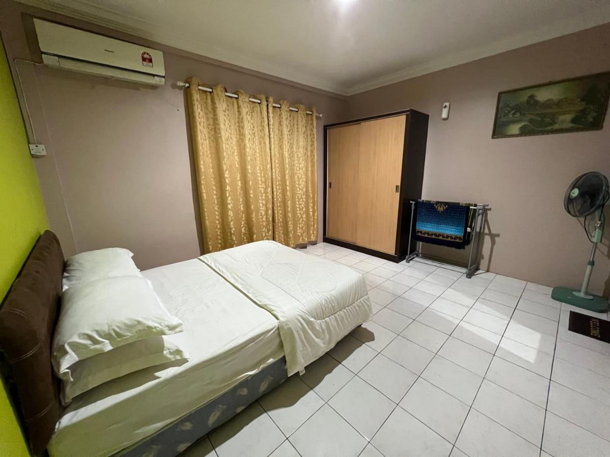 Hanif Homestay Κουτσίνγκ Εξωτερικό φωτογραφία