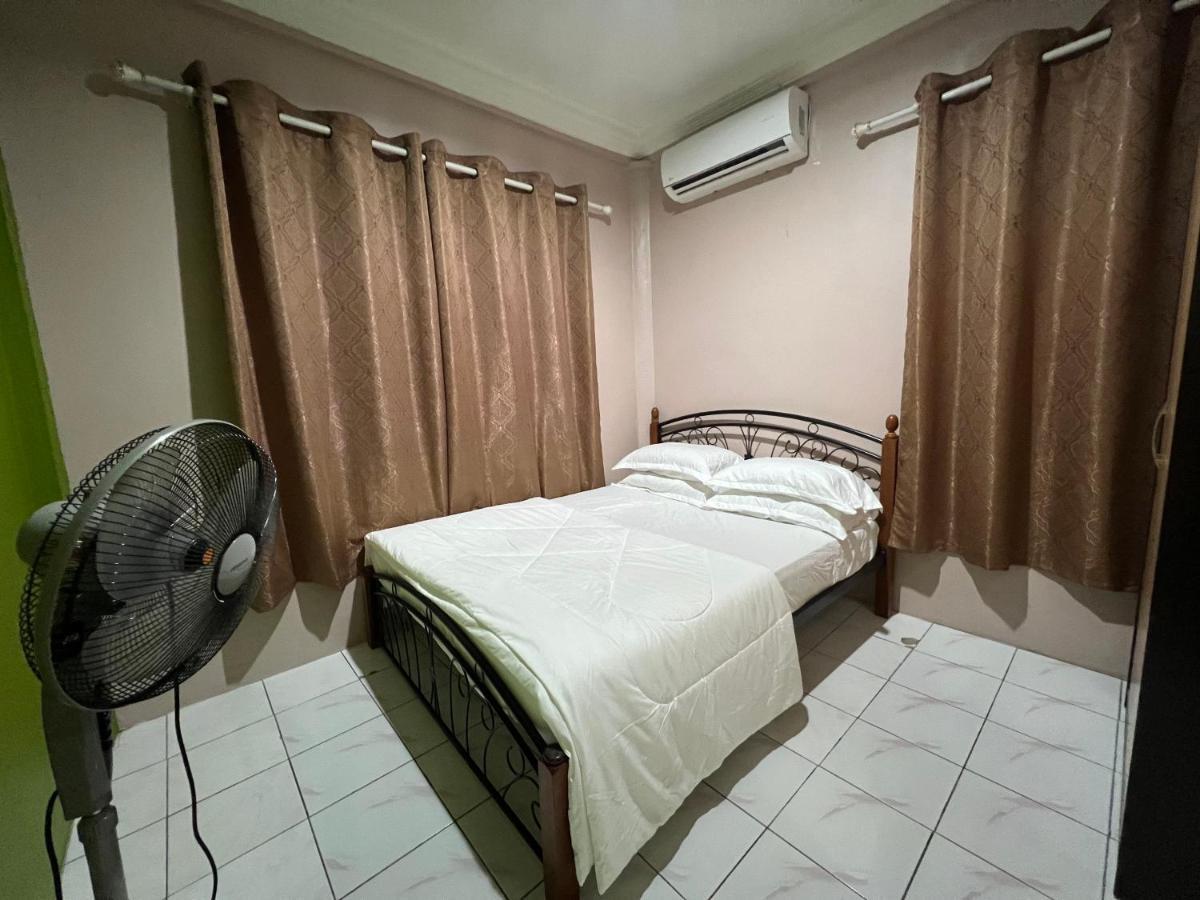 Hanif Homestay Κουτσίνγκ Εξωτερικό φωτογραφία