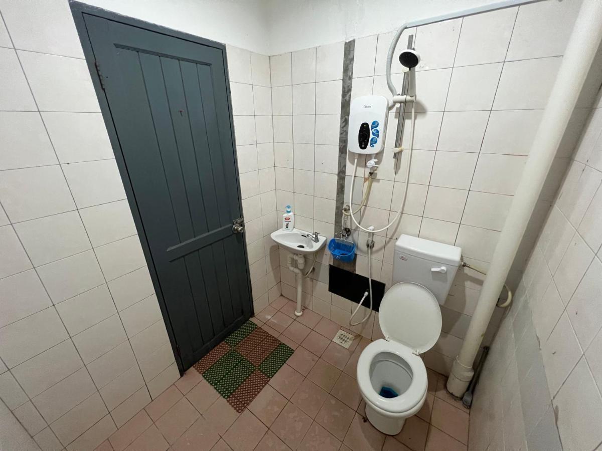 Hanif Homestay Κουτσίνγκ Εξωτερικό φωτογραφία