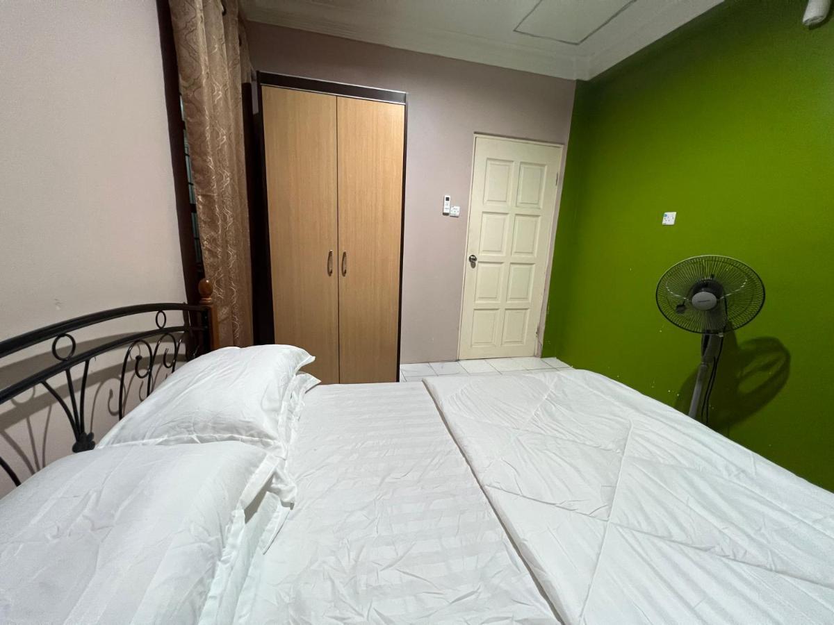 Hanif Homestay Κουτσίνγκ Εξωτερικό φωτογραφία